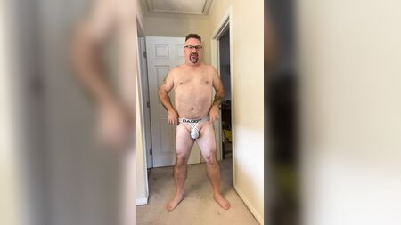 Luvbennude y su ropa interior 2022