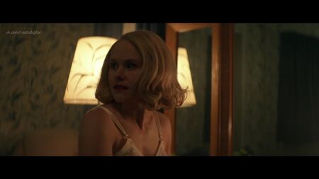 Alison Pill, Deborah Ayorinde - Them, temporada 1, episodio 4 (2021) HD 1080p ¿Desnudos? ¡Qué sexy! Ver online