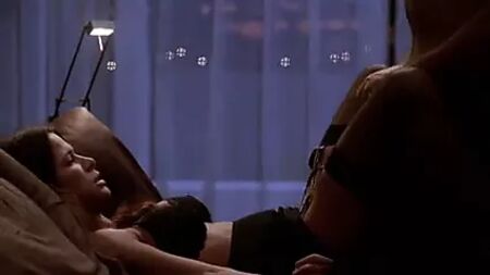 Rhona Mitra: colección de escenas de sexo y desnudos