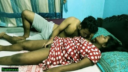 Sexo romántico de una adolescente tamil en una habitación de hotel con audio en hindi