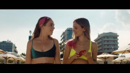 Alice Pagani, Isabella Ferrari, Benedetta Porcaroli, etc. - Under the Riccione Sun (2020) HD 1080p ¿Desnudas? ¡Sexy! Ver online