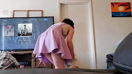 Deslizamientos de pezones en Twitch, camellos, tetas, chicas guapas, flexiones +