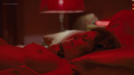 Violante Placido desnuda - The American (2010) 1080p Blu-ray: ver online / Violante Placido - The American