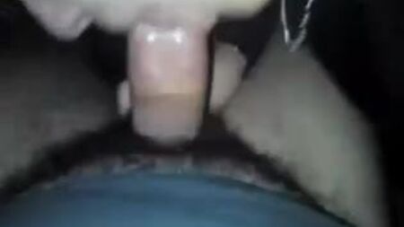 Una madre haciendo una mamada