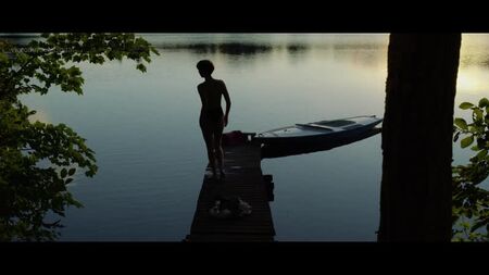 Annie Young, Brigette Lundy-Paine desnudas – Fix (2019) HD 1080p Ver online / Annie Young, Brigette Lundy-Paine – Justice